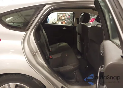 2014 Ford Focus Se z USA, uszkodzony, nr VIN 1FADP3K25EL299977